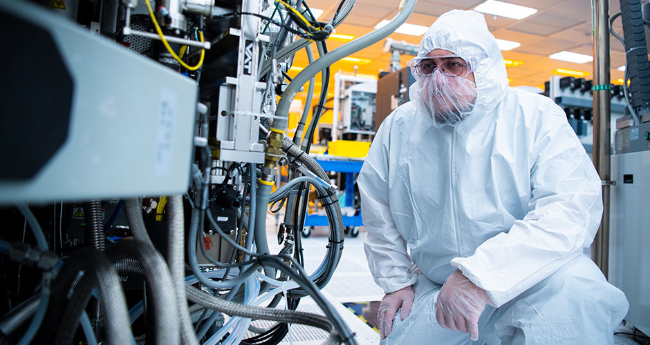 Raymond Roberts interning at the BRIDG, high-tech research facility near Kissimmee.